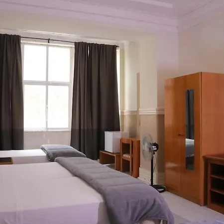 Midis - Local Gæstehus Lisboa