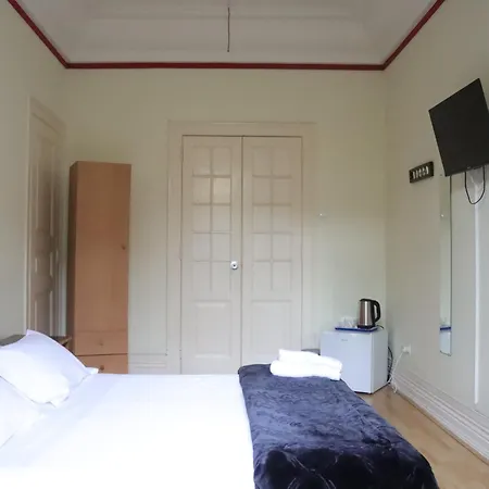 Midis - Local リスボン