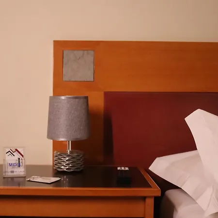 Πανσιόν Midis - Local 2*