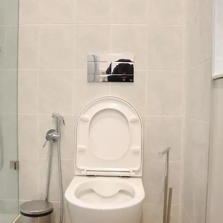 Midis - Local Πανσιόν